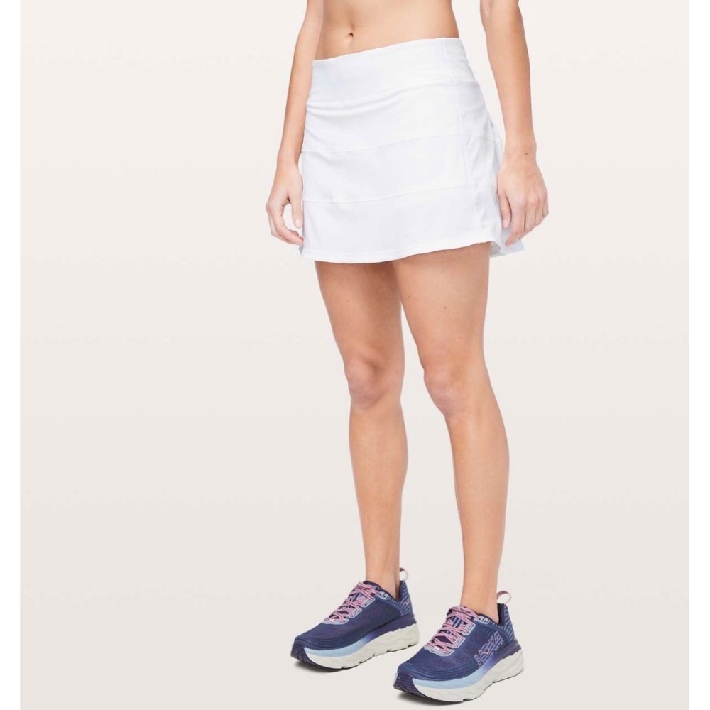 Lululemon Pace Rival Skirt‎ 4-way Stretch 15"
in White